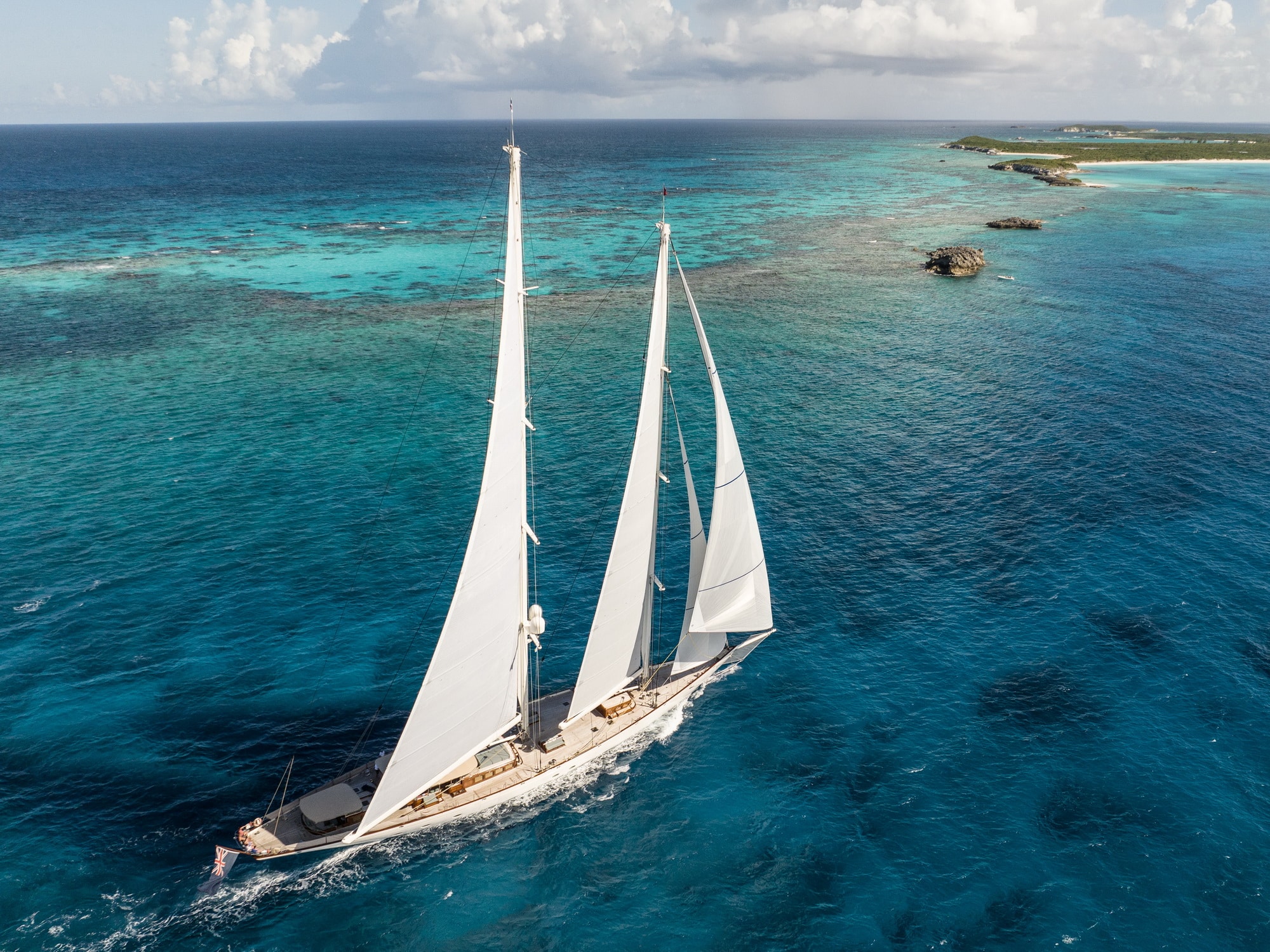 ATHOS WINS PRESTIGIOUS “BEST REFITTED YACHT” AWARD